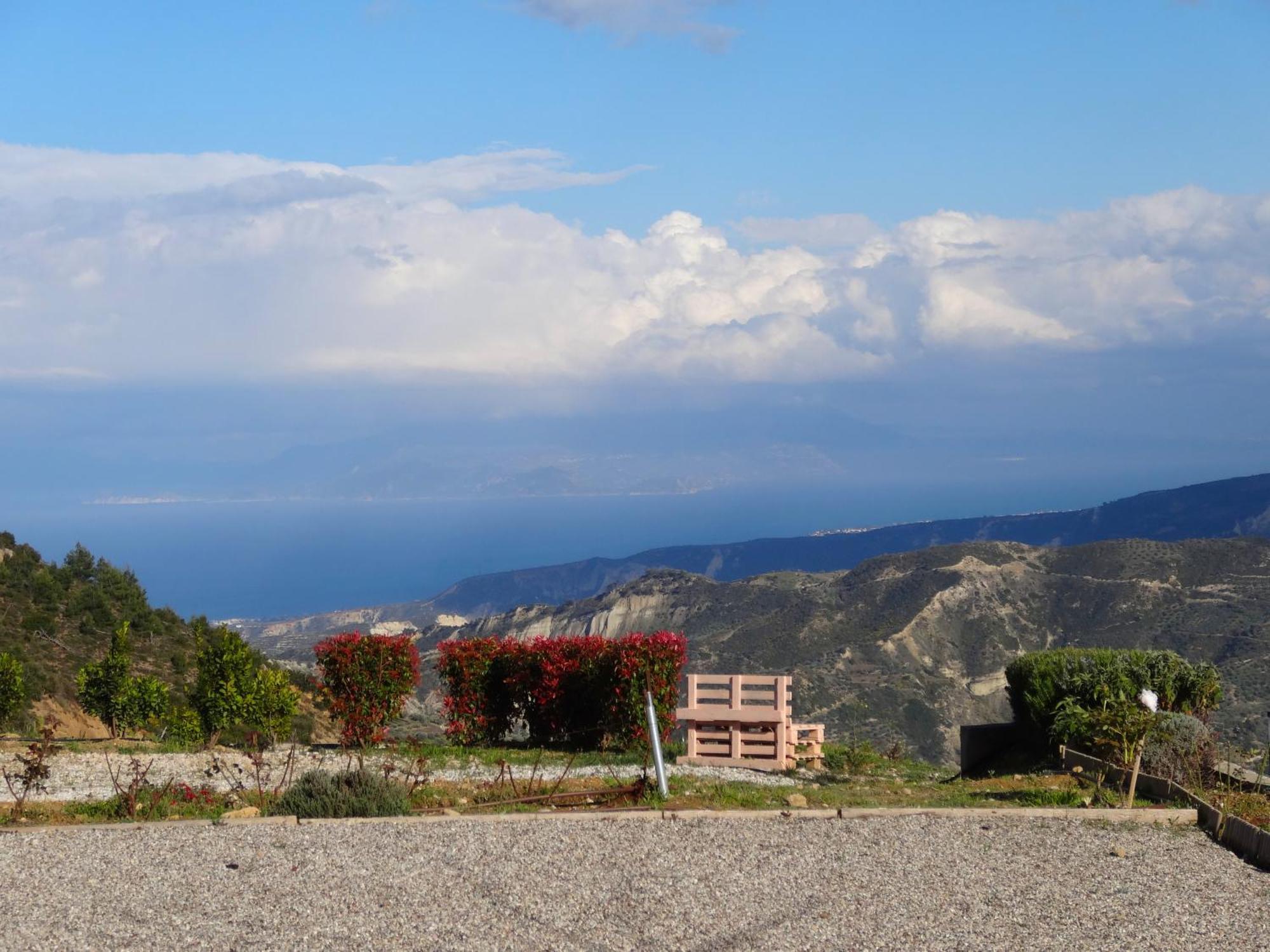 ホテル Ktima Noosfera Wellness & Retreat Center Karya エクステリア 写真