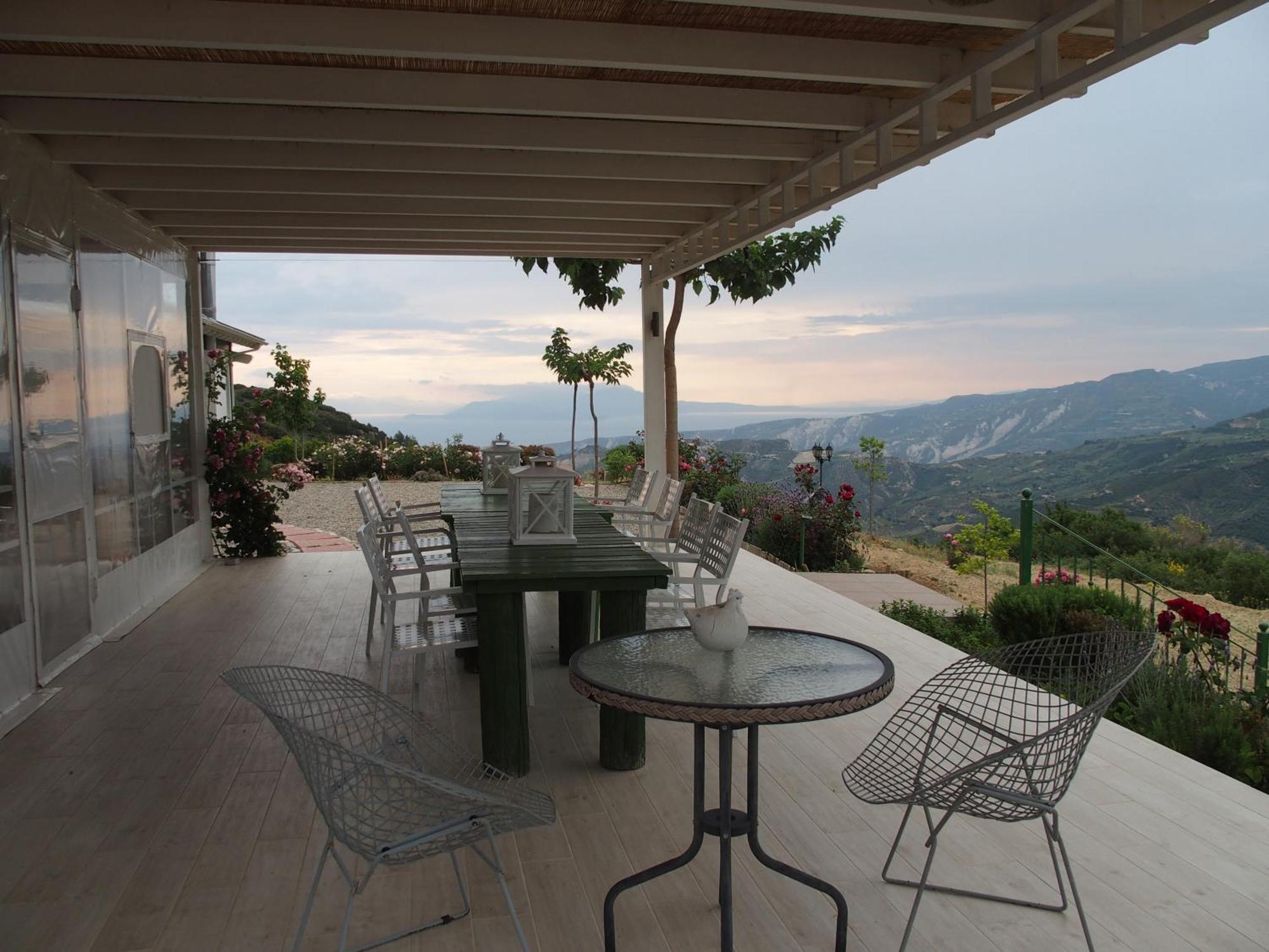 ホテル Ktima Noosfera Wellness & Retreat Center Karya エクステリア 写真